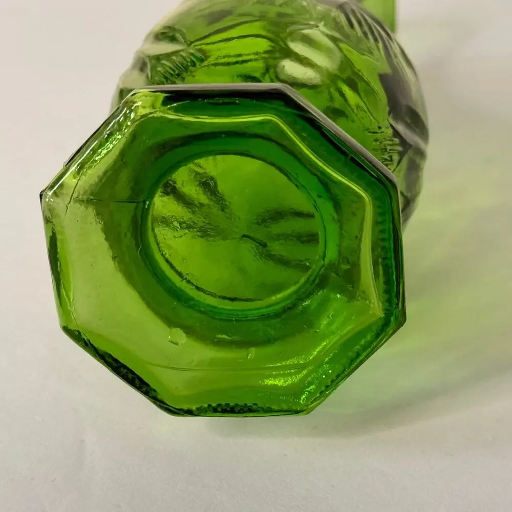 Emerald Green Starburst Pattern Antique Glass Bud Wildflower Vase 7